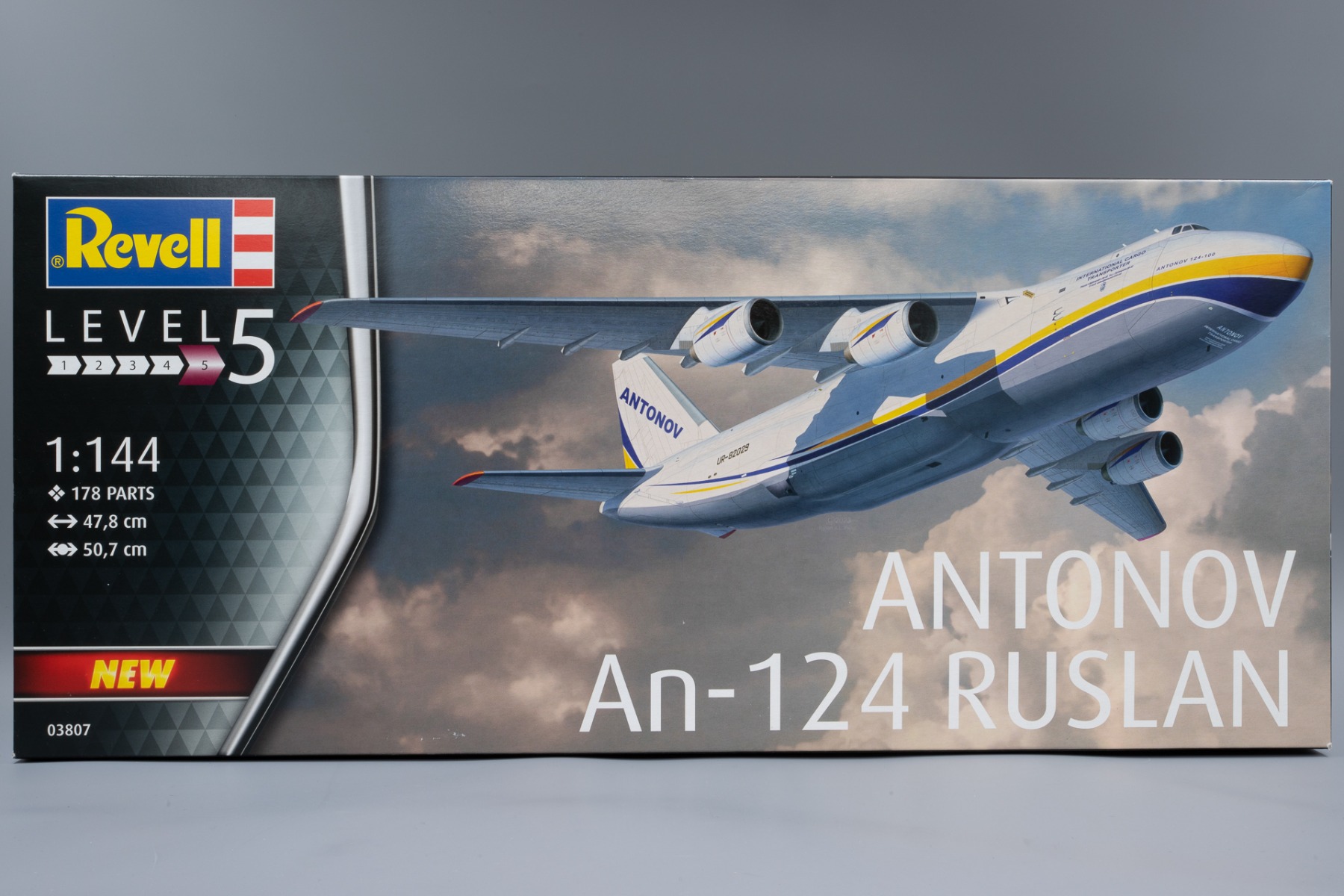 Revell RE03807 Antonov An-124 