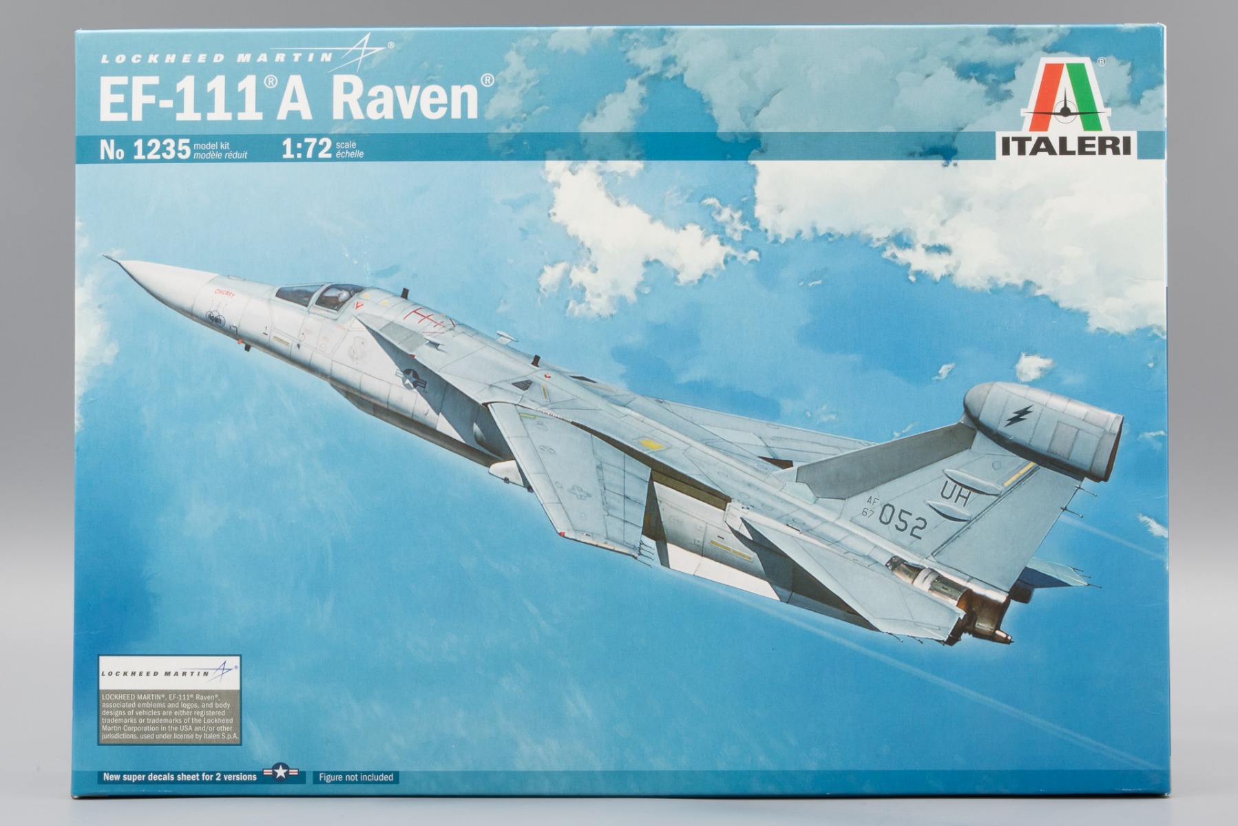 Italeri IT1235 EF-111 A Raven, model kit