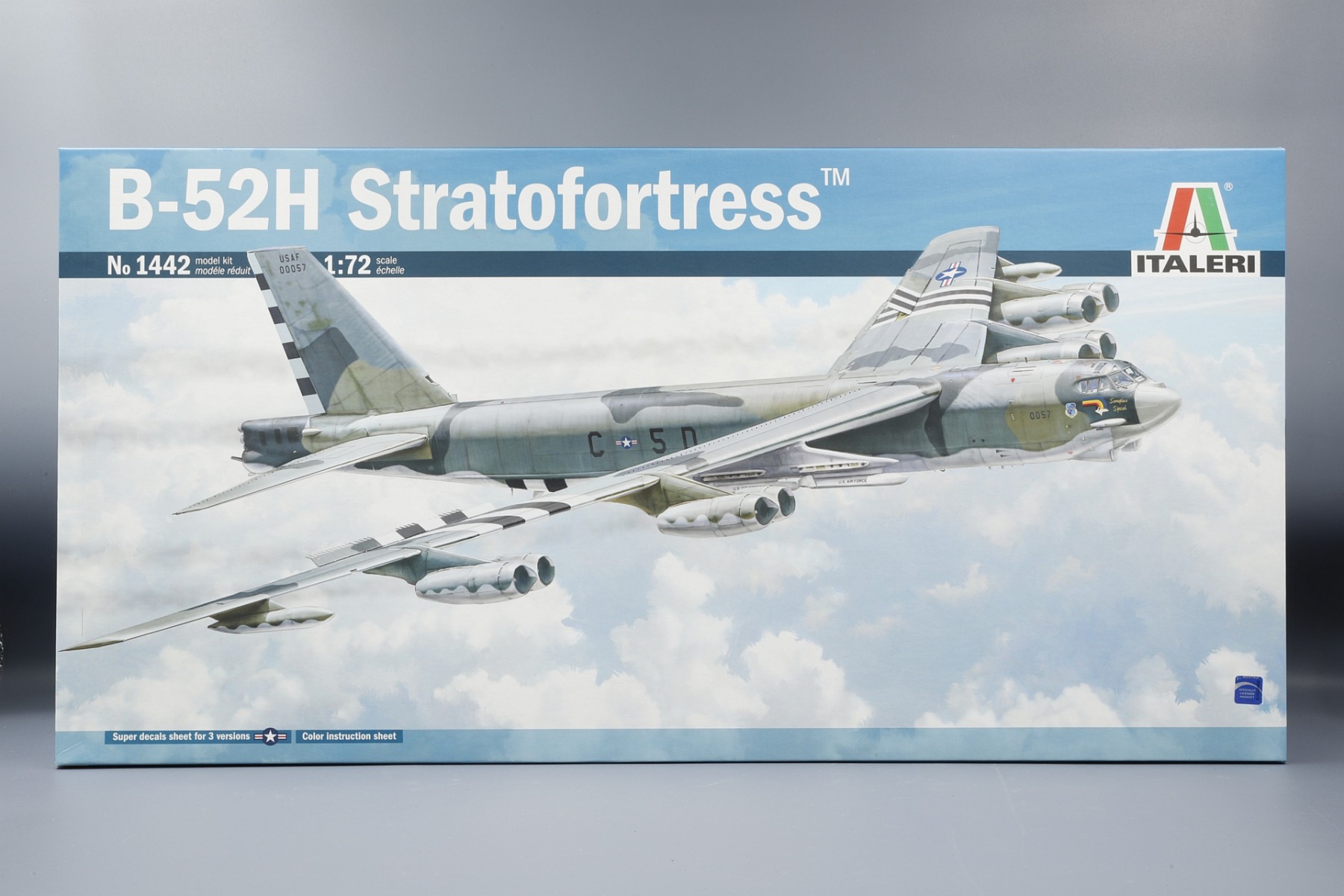 Italeri IT1442 Boeing B-52H Stratofortress, model kit