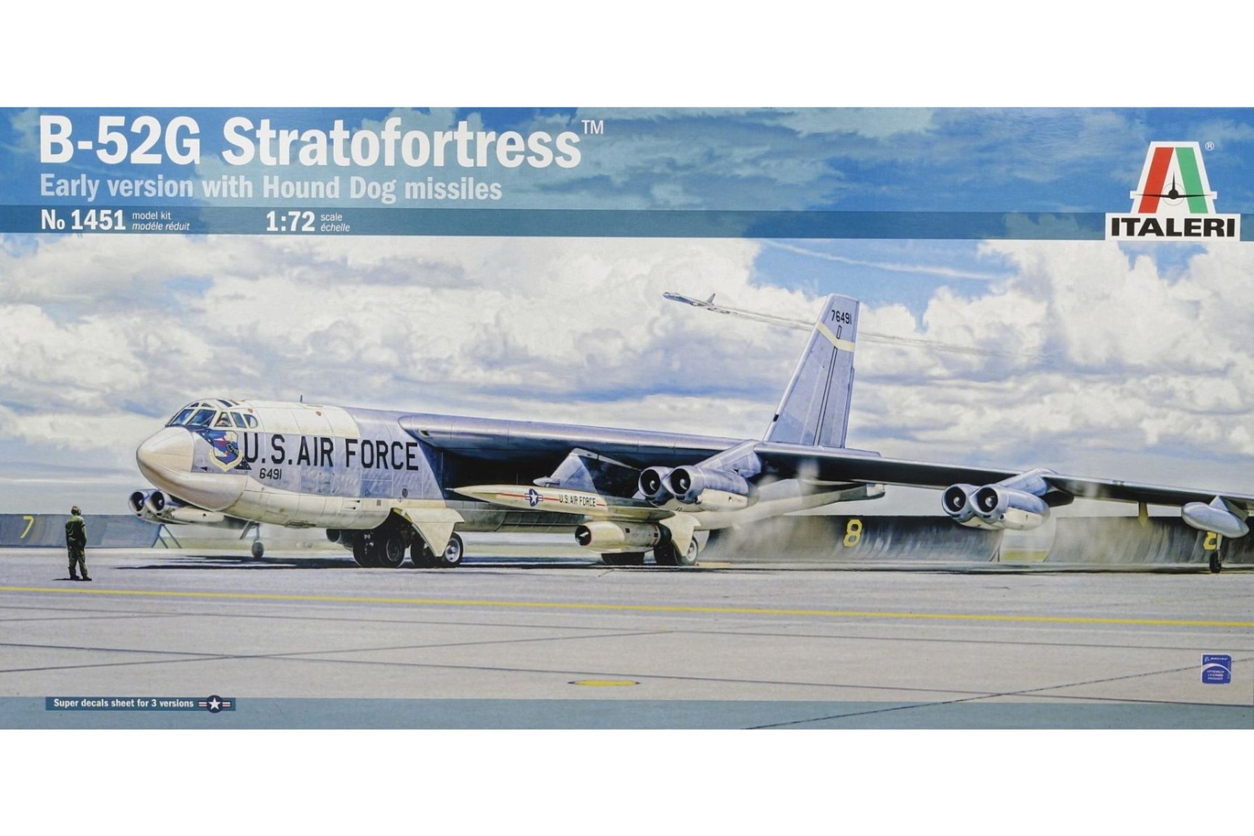 Italeri IT1451 Boeing B-52G Stratofortress early version with Hound Dog missiles, model kit