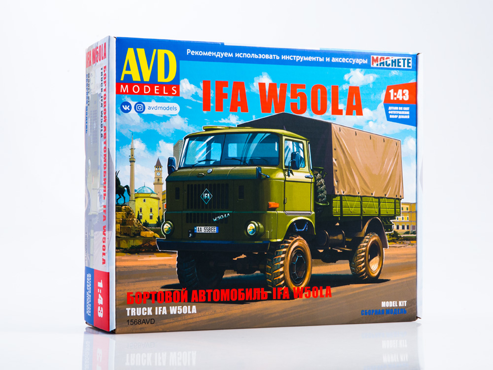 1568AVD IFA W50LA flatbed truck, model kit