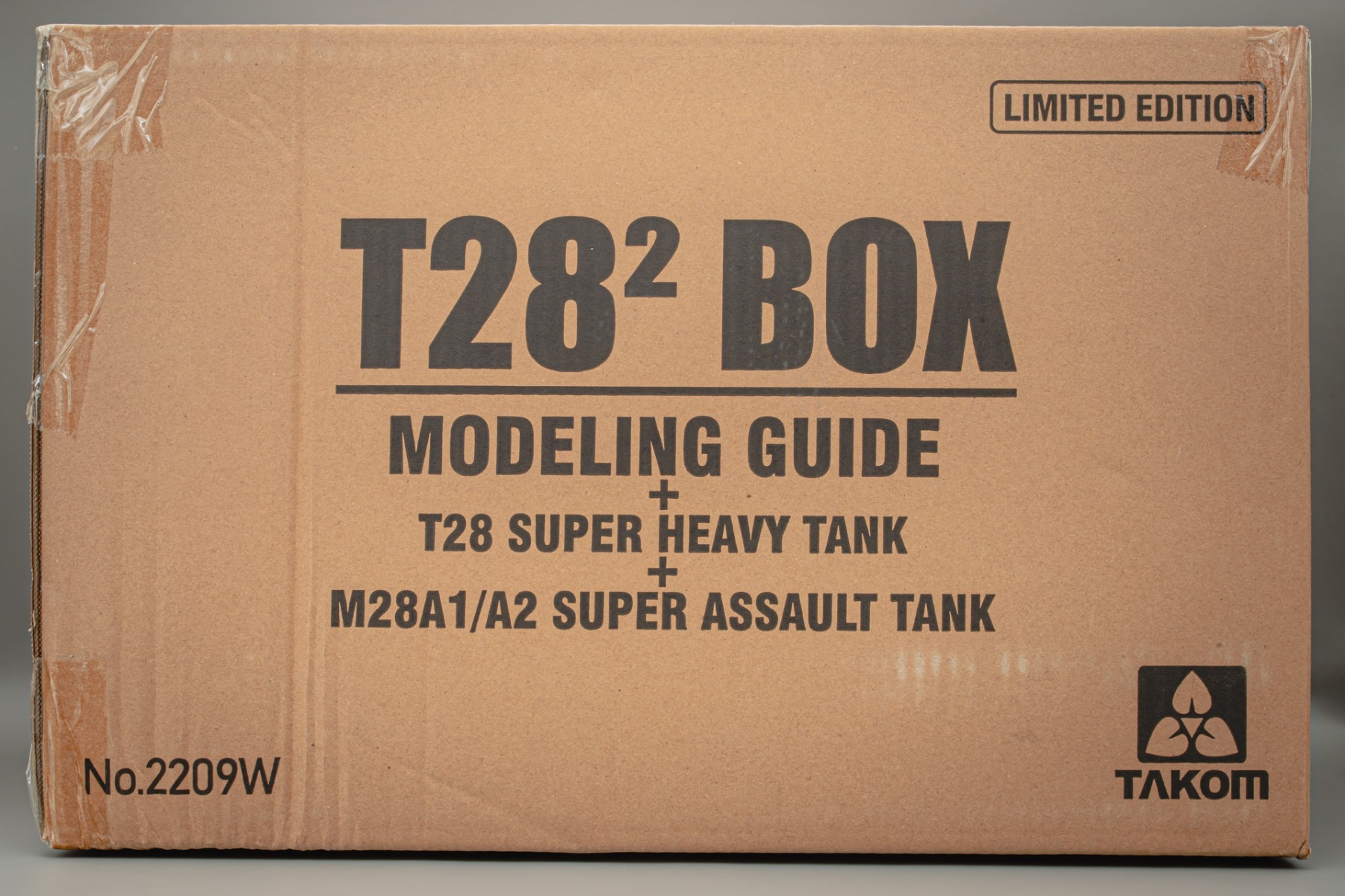 TAKOM2209W T28² BOX T28 Superheavy tank + M28A1/A2 Superassault tank, model kit