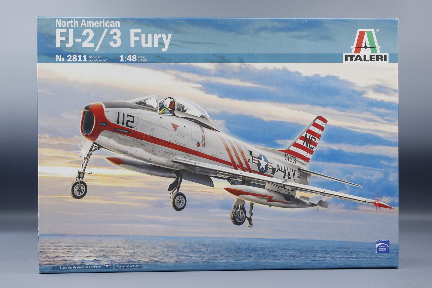 Italeri IT2811 North American FJ-2/3 Fury, model kit