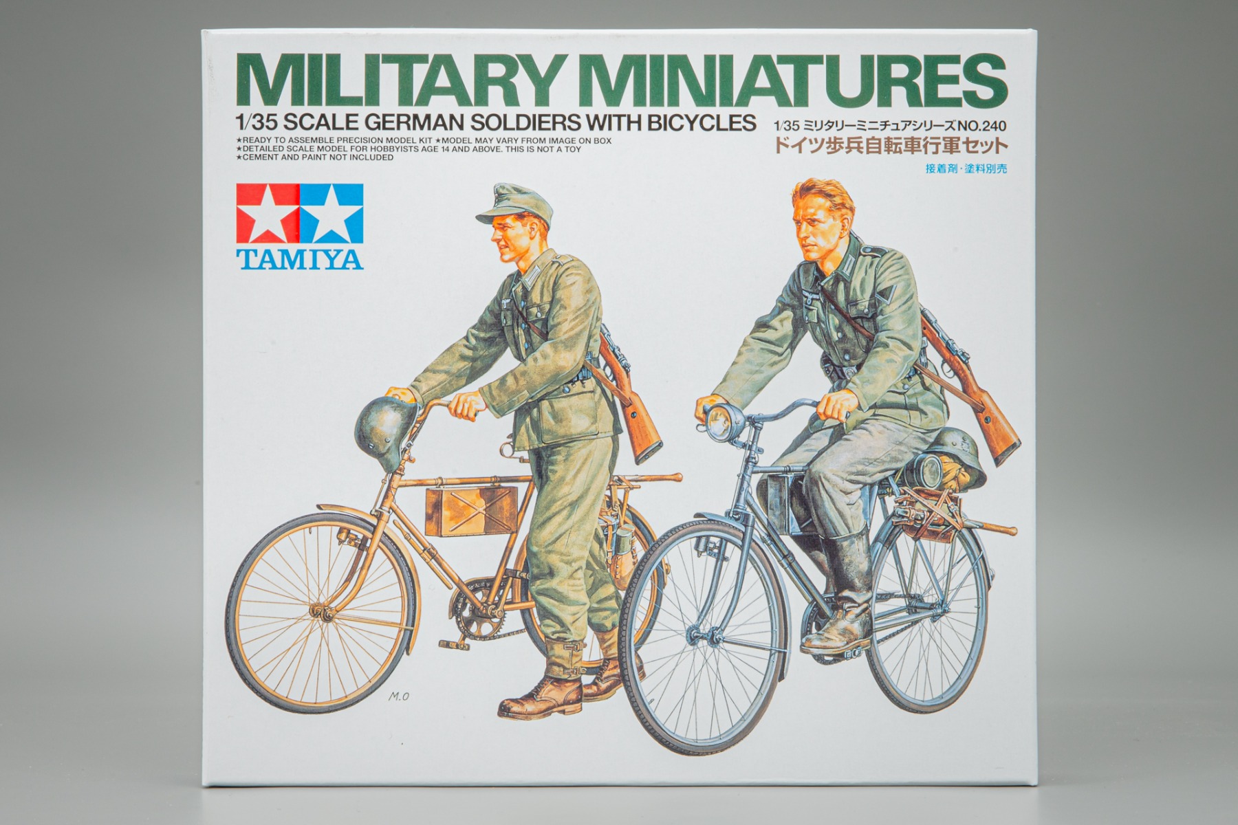 Tamiya TA35240 German Soldiers with Bicycles, model kit