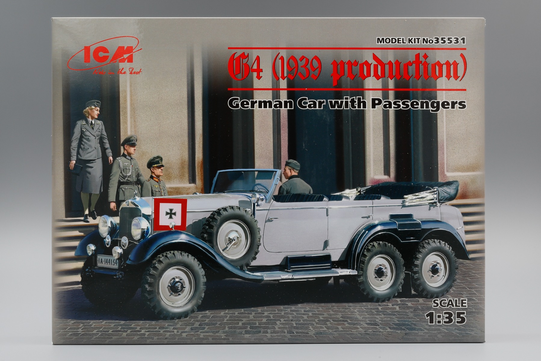 ICM35531 Mercedes Benz G4 (1939 production) German Car with Passengers, model kit