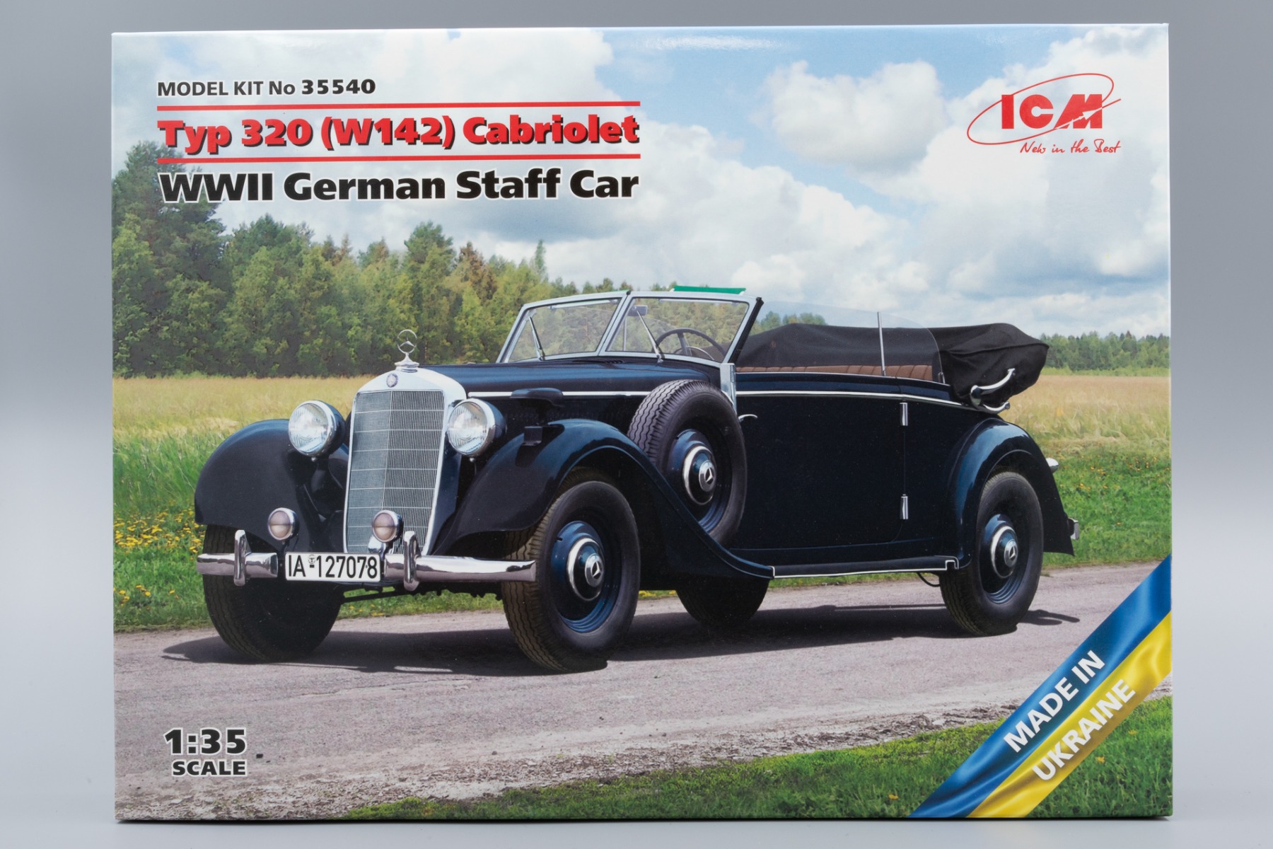 ICM35540 Mercedes- Benz Typ 320 (W142) Cabriolet WWII German Staff Car, model kit