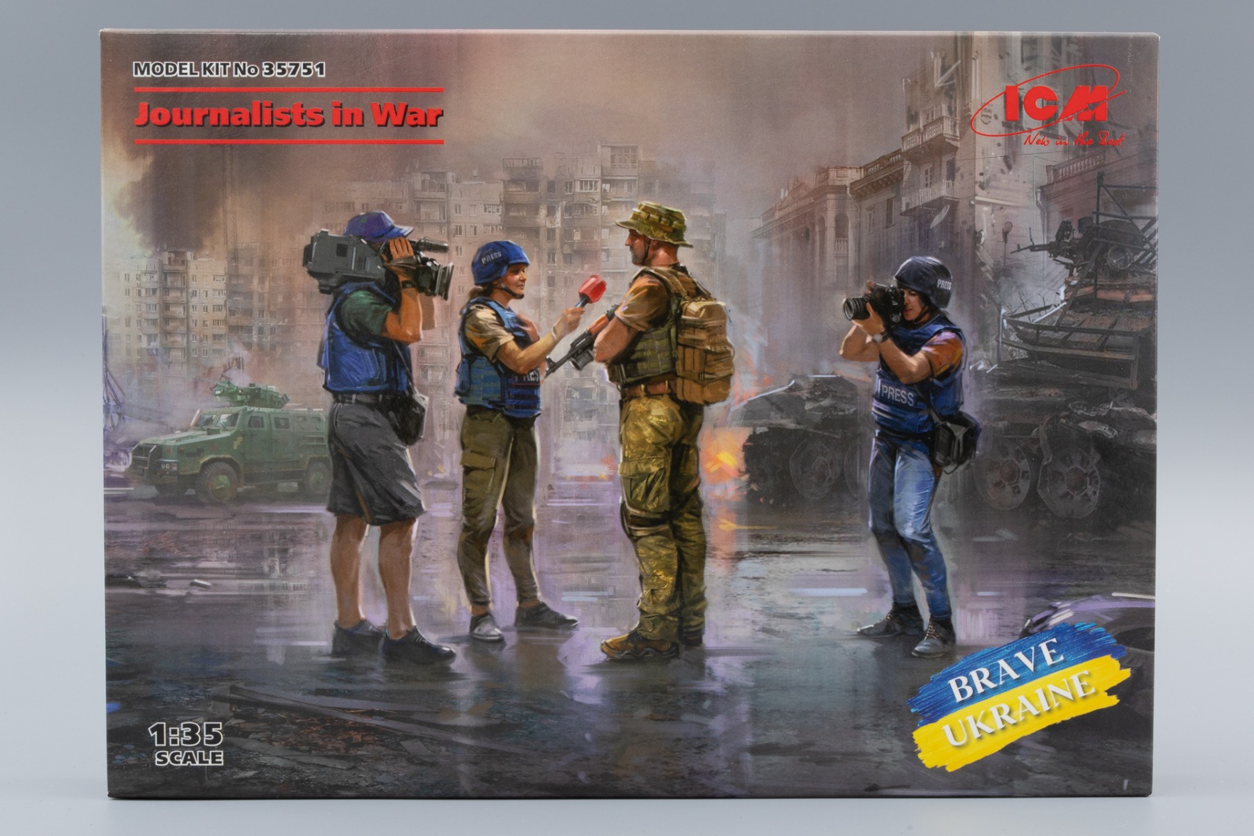 ICM35751 Journalists in War (4 figures), figurines