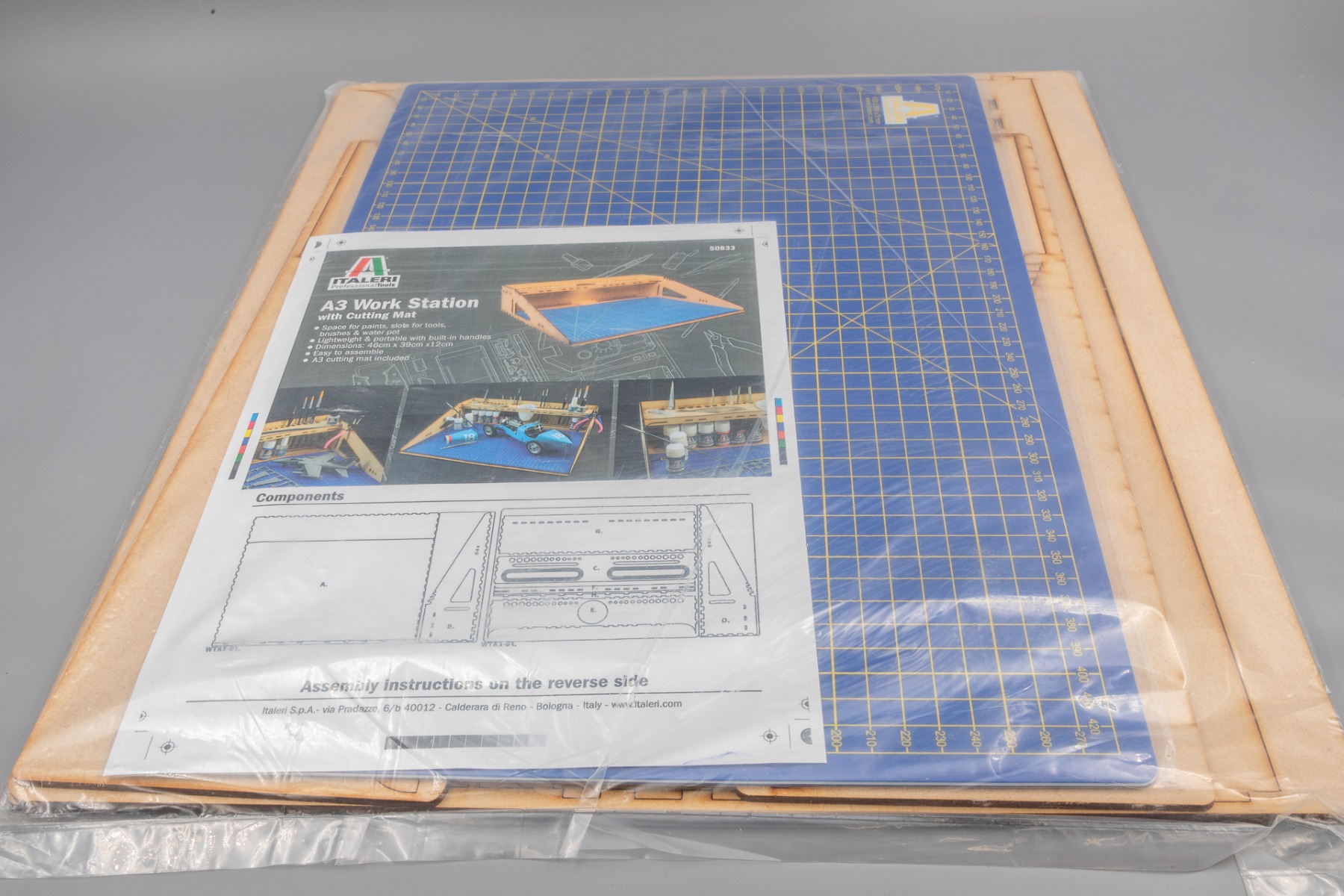 Italeri IT50833  A3 Workstation for modelling