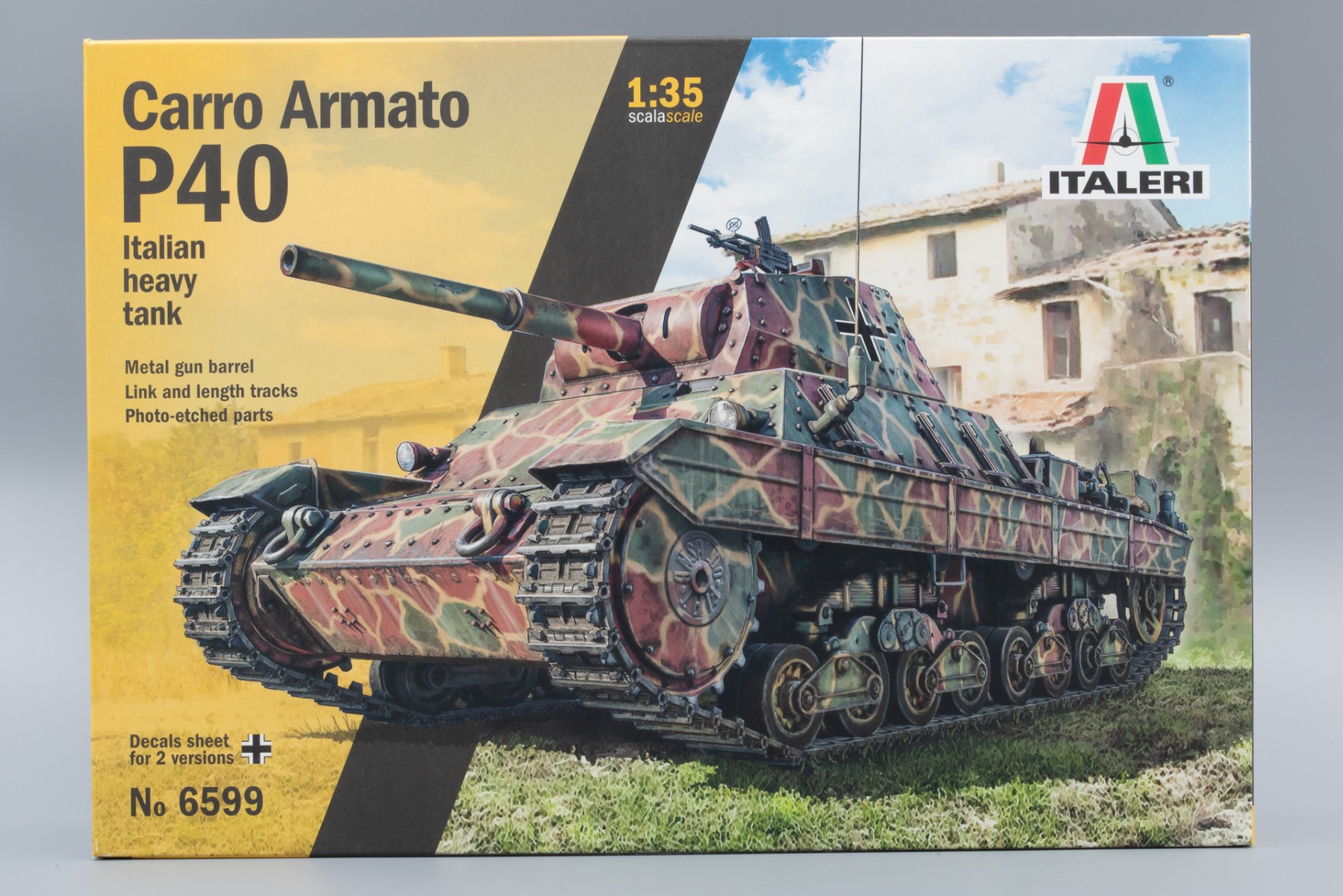 Italeri IT6599 Carro Armato P.40, Italian Heavy Tank, model kit
