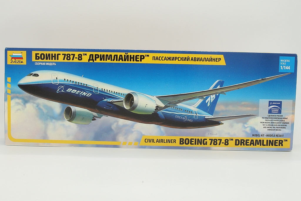 Zvezda ZV7008 Civil Airliner Boeing 787-8 