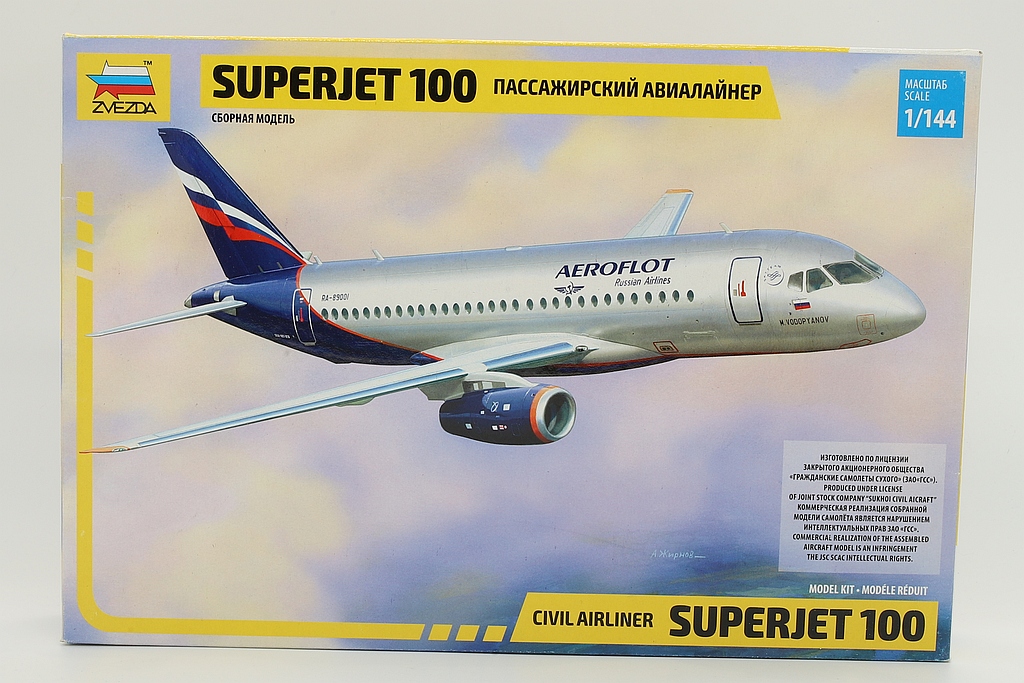 Zvezda ZV7009 Civil Airlainer Sukhoi Superjet 100