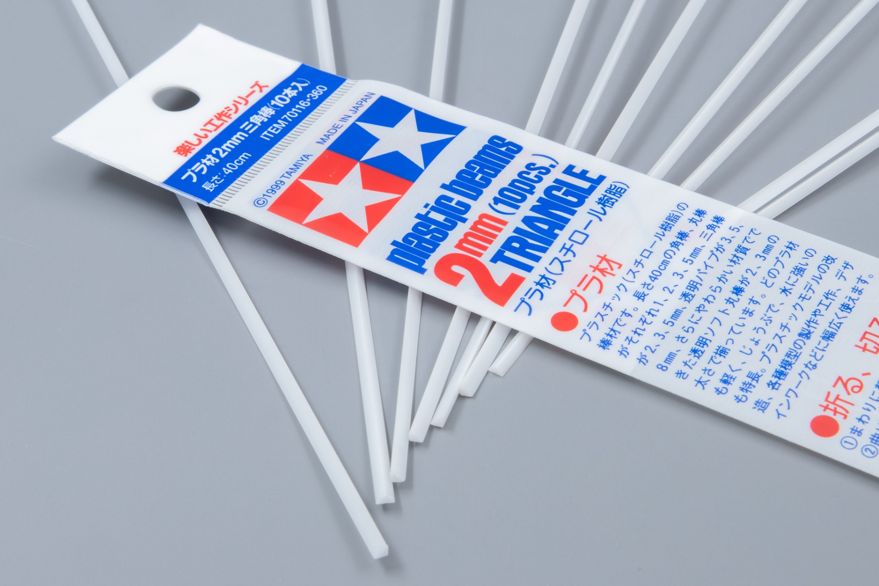 Tamiya TA70116 Construction Series Plastic Beams 2mm Triangle x 400 mm 10 Pcs