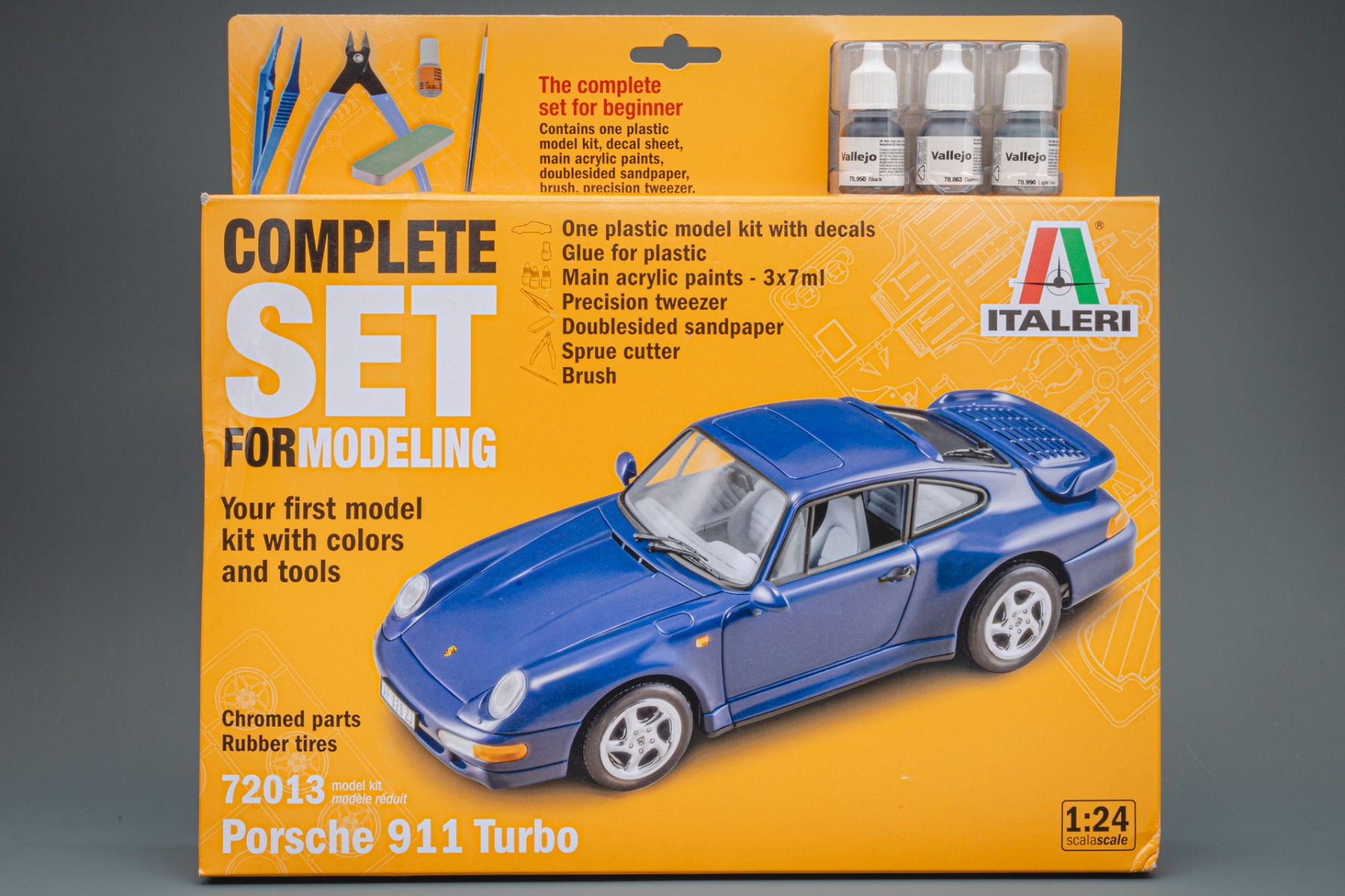Italeri IT72013 Porsche 911 Turbo, Complete Starter Kit for Beginners (with paints and tools)