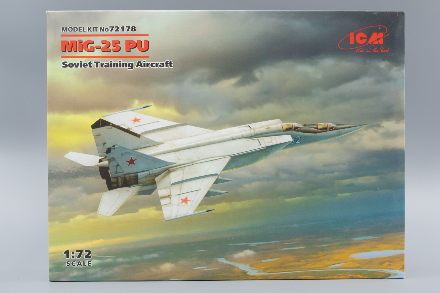 ICM72178 MiG-25PU Soviet Training Aircraft, model kit