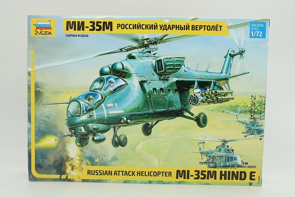 Zvezda ZV7276 Soviet attack helicopter MIL Mi-35, model kit