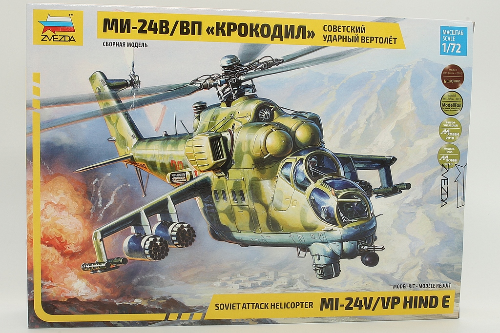 Zvezda ZV7293 Soviet Attack Helicopter Mil Mi-24V/VP Hind E, model kit
