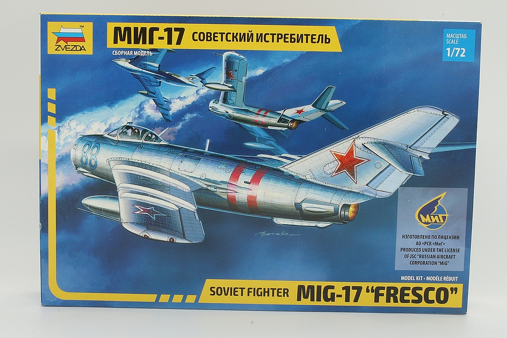 Zvezda ZV7318 Soviet fighter MIG-17 
