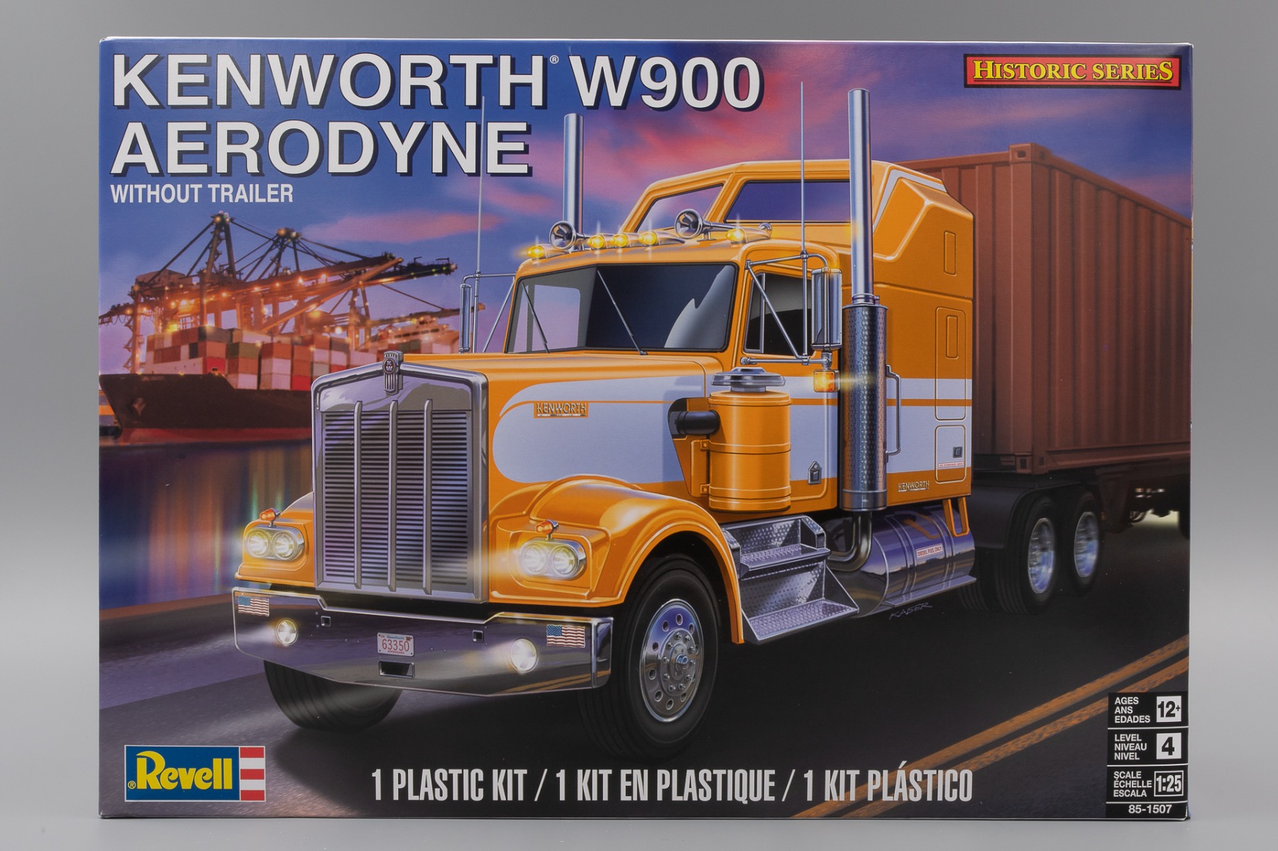 Revell RE11507 Kenworth W900 Aerodyne tractor truck, model kit