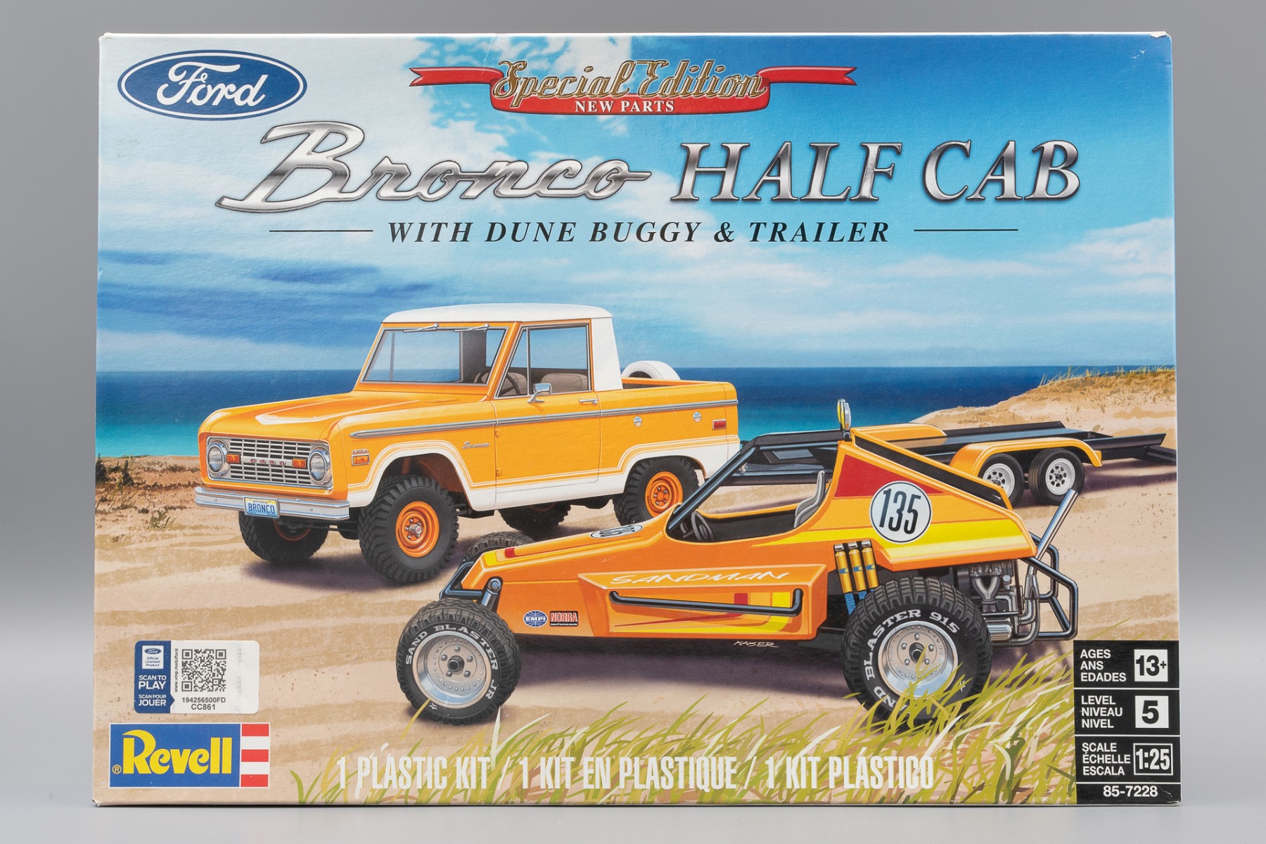 Revell RE17228 Ford Bronco Half Cab with dune buggy & trailer, model kit