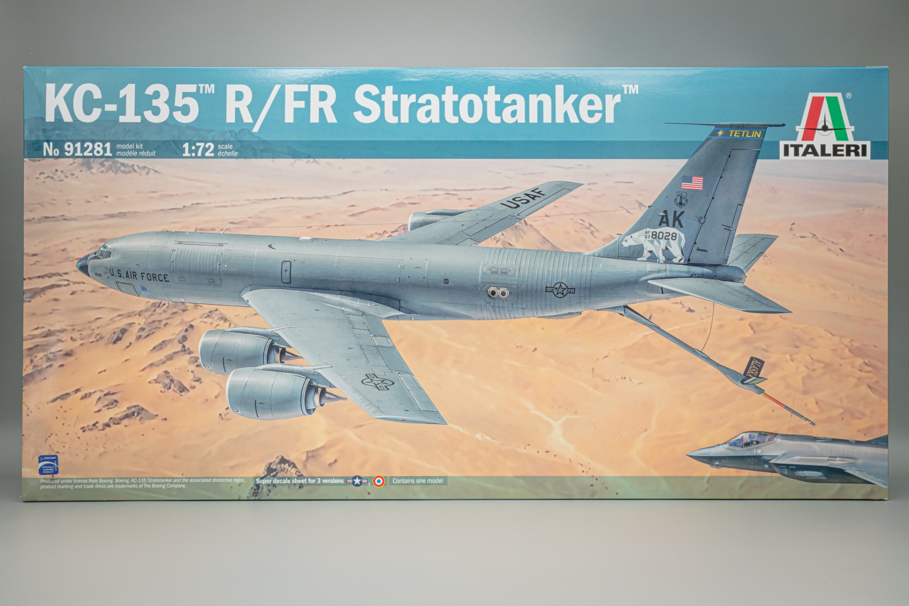 Italeri IT91281 KC-135 R/FR Stratotanker, model kit
