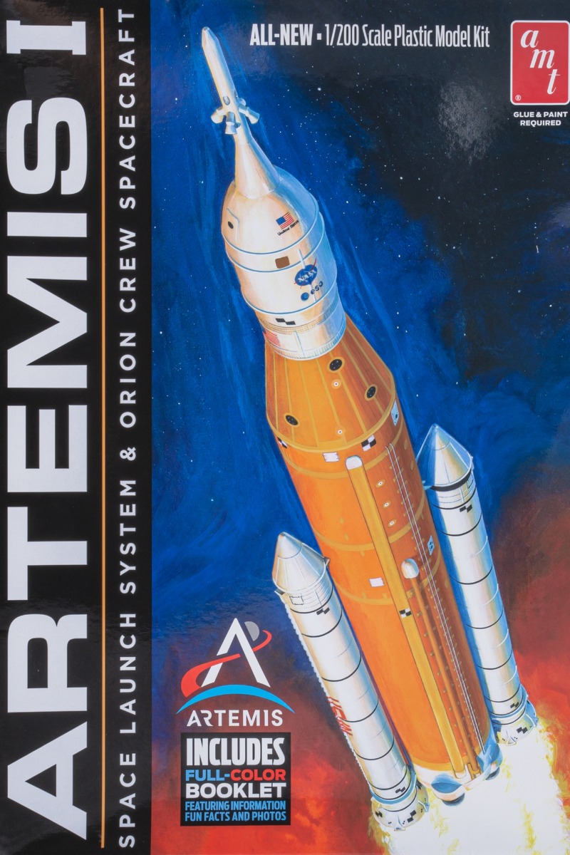 AMT1423/12 Artemis I, Space Launch System Orion Crew Spacecraft, model kit
