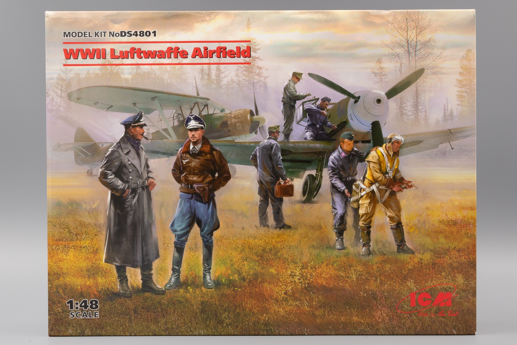 ICMDS4801 WWII Luftwaffe Airfield (Messerschmit t Bf 109F-4, Hs 126 B-1, German Luftwaffe Pilots and Ground Personel), model set