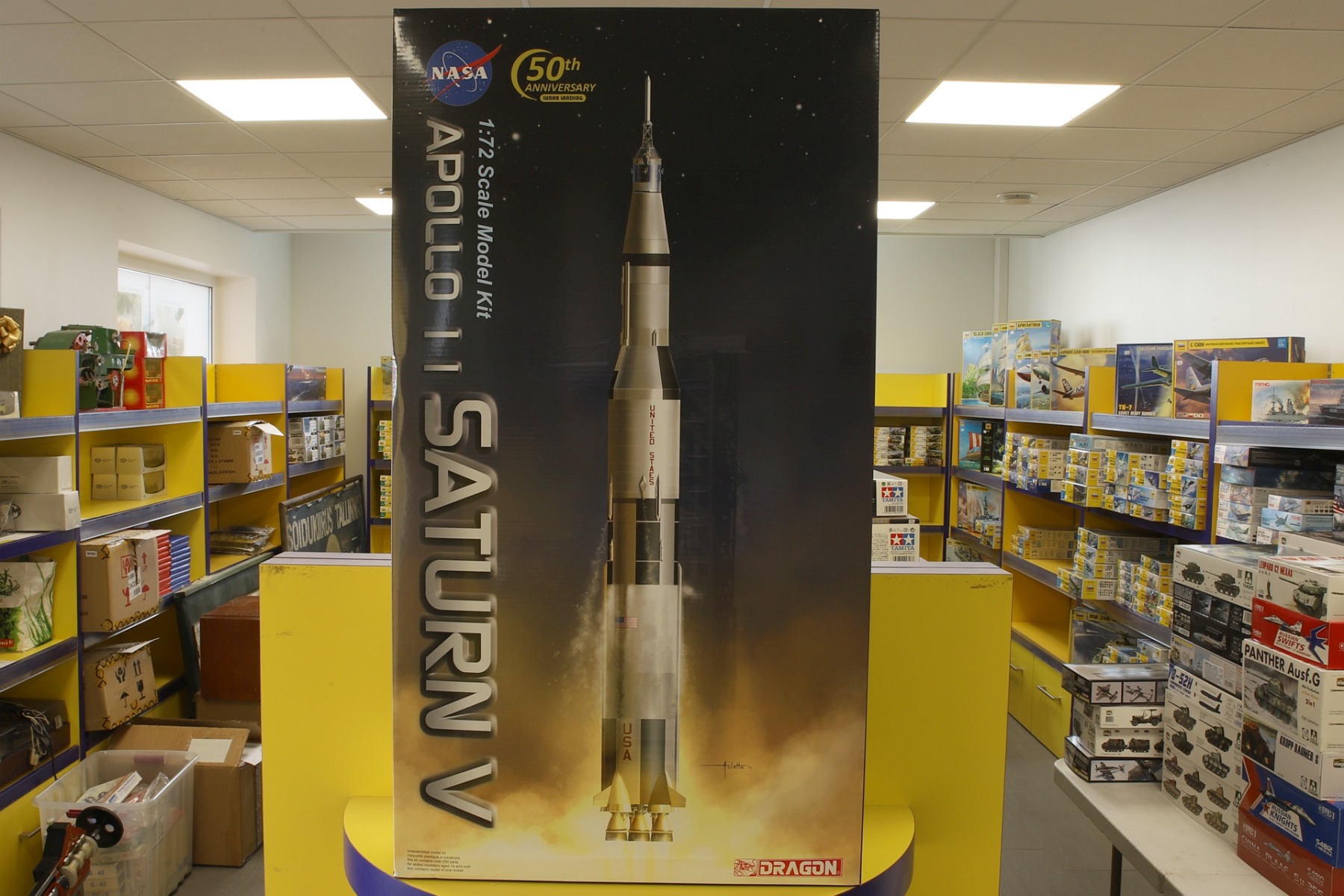 Dragon DRA11017 Apollo 11 Saturn V 50th Anniversary