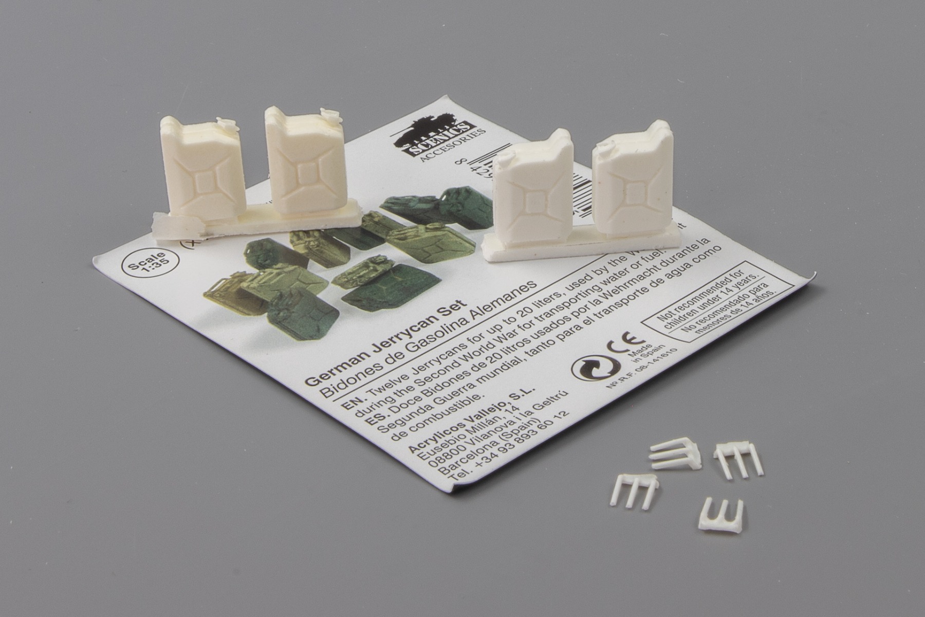 Vallejo SC207 German Jerrycan set, model kit
