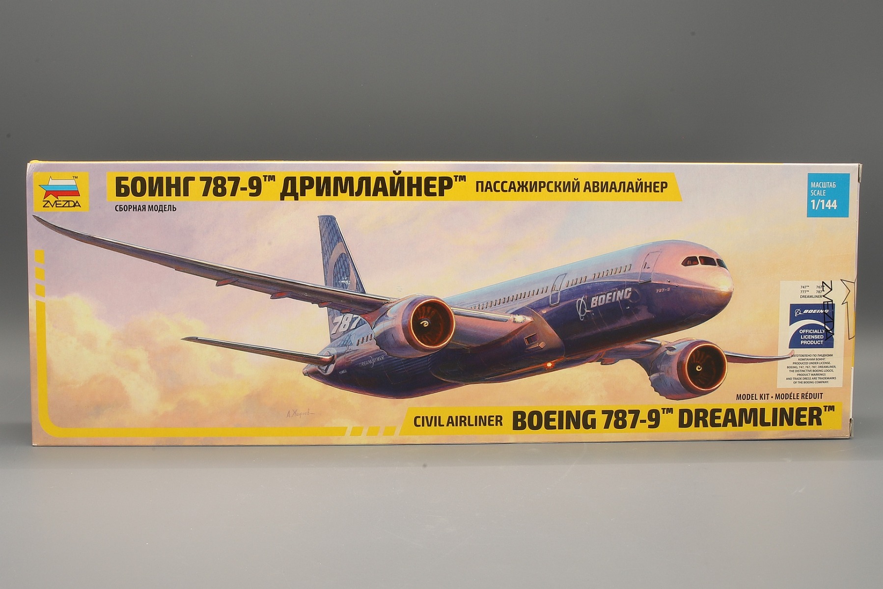 Zvezda ZV7021 Civil airliner Boeing 787-9' Dreamliner' Long fuselage version